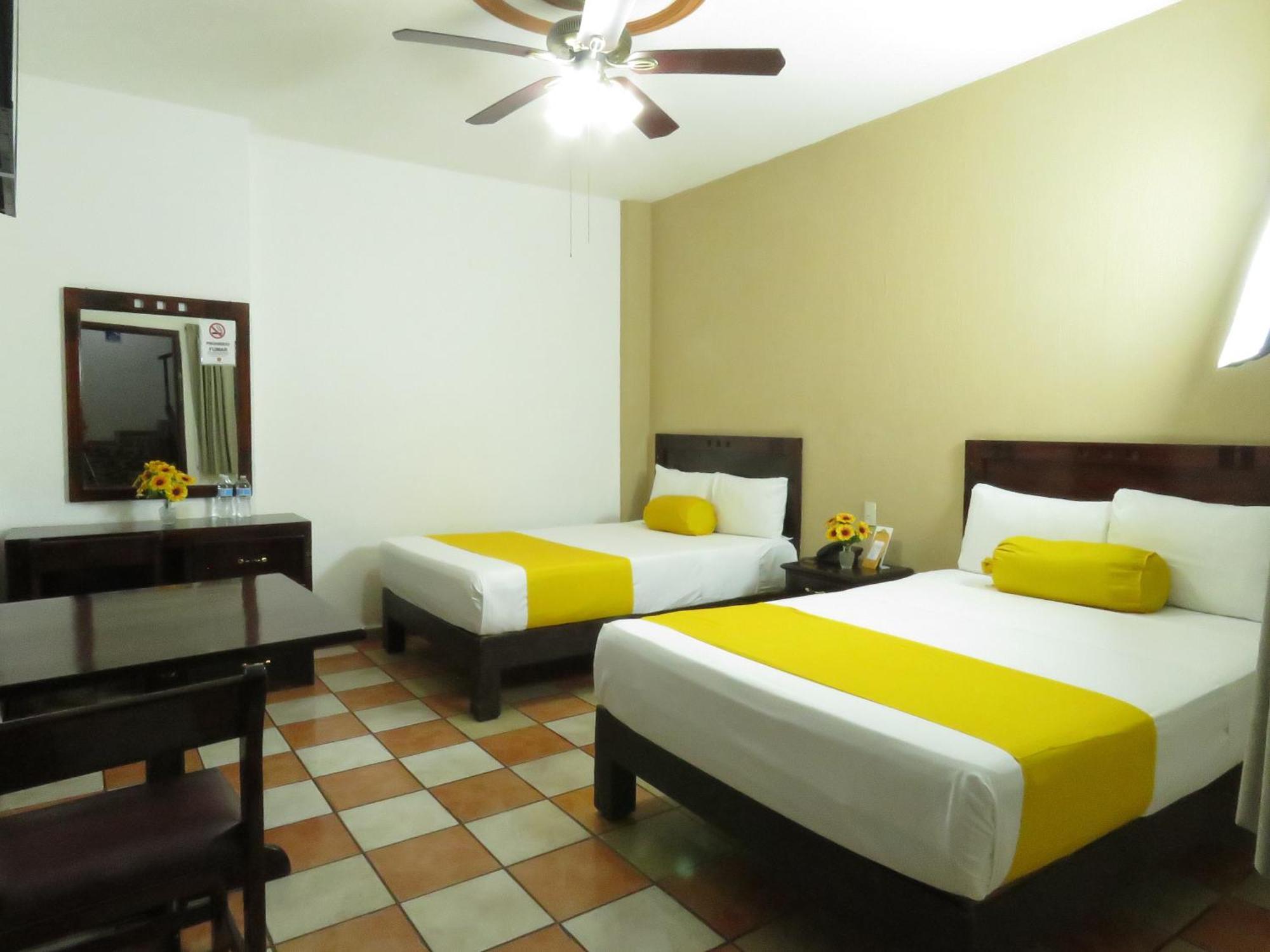 Hotel Los Girasoles Tepic Exterior photo