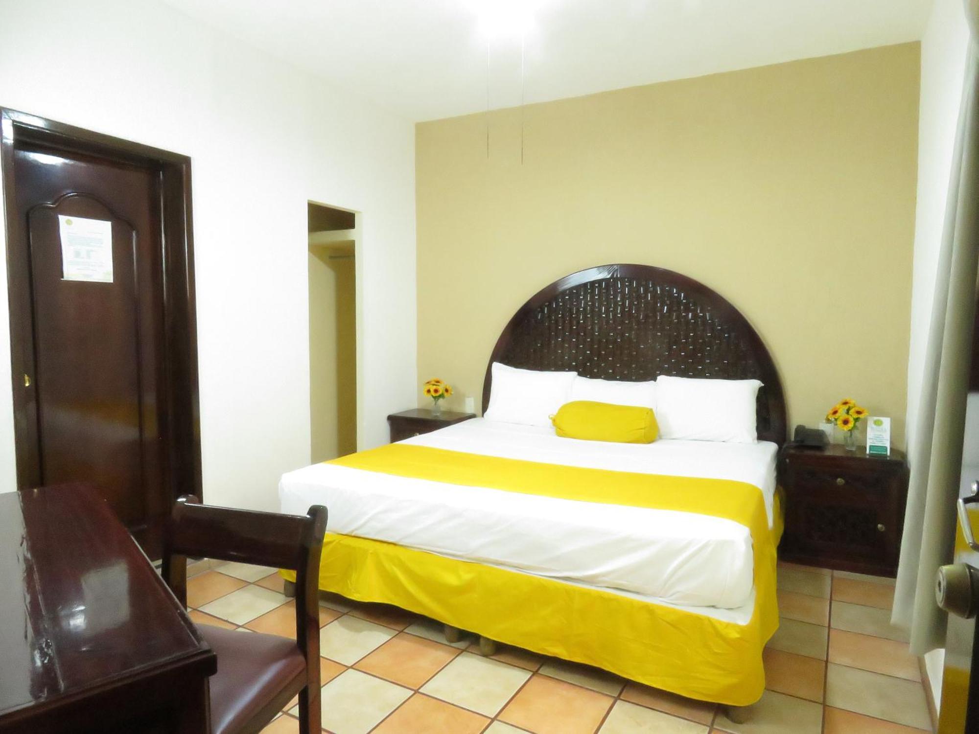 Hotel Los Girasoles Tepic Exterior photo